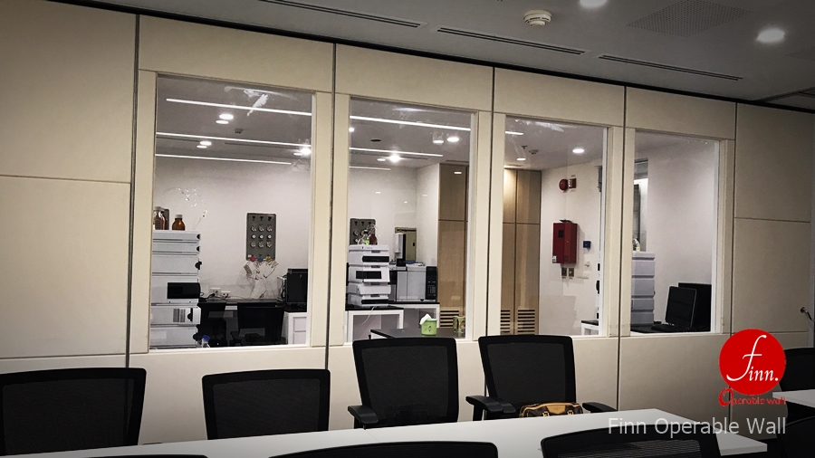 ผลงานผนังบานเลื่อนกระจกกันเสียงเคลื่อนที่ Agilent Technologies@กรุงเทพมหานคร โดย บริษัท ฟินน์ เดคคอร์ จำกัด ผนังบานเลื่อนกระจกกันเสียงเคลื่อนที่อเนกประสงค์ สำหรับห้องประชุม อบรม สัมมนา และจัดเลี้ยง