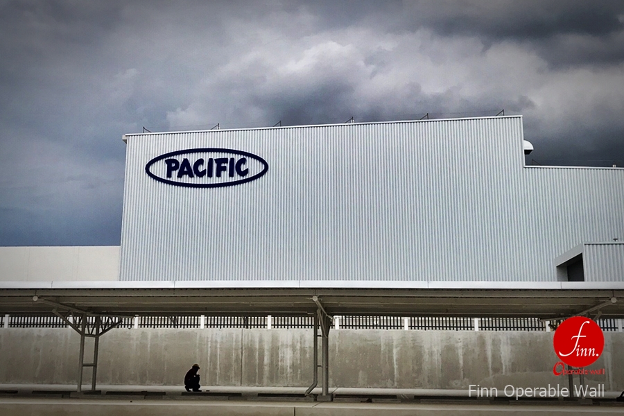 PACIFIC@นิคมอุตสาหกรรมอีสเทิร์นซีบอร์ด ระยอง :: ผลงานผนังบานเลื่อนกันเสียงเคลื่อนที่ ห้องประชุมอเนกประสงค์