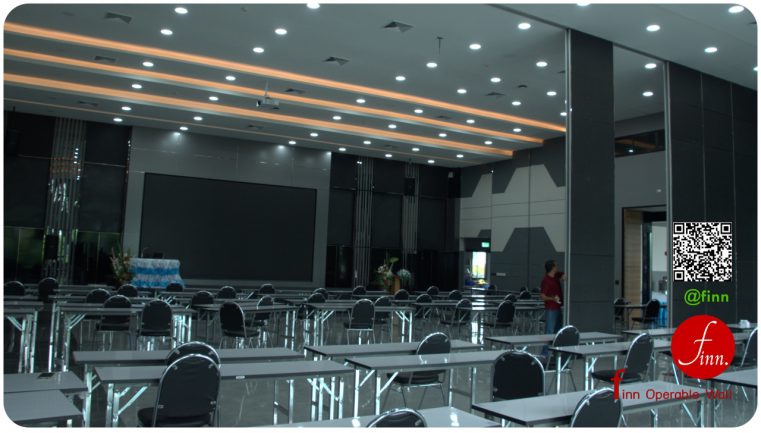 ผนังกั้นห้องประชุม @สยาม สไมล์ – กรุงเทพมหานคร # ผลงาน ผนังกั้นห้องประชุม ผนังกันเสียงเคลื่อนที่ ห้องประชุม และห้องฝึกอบรม