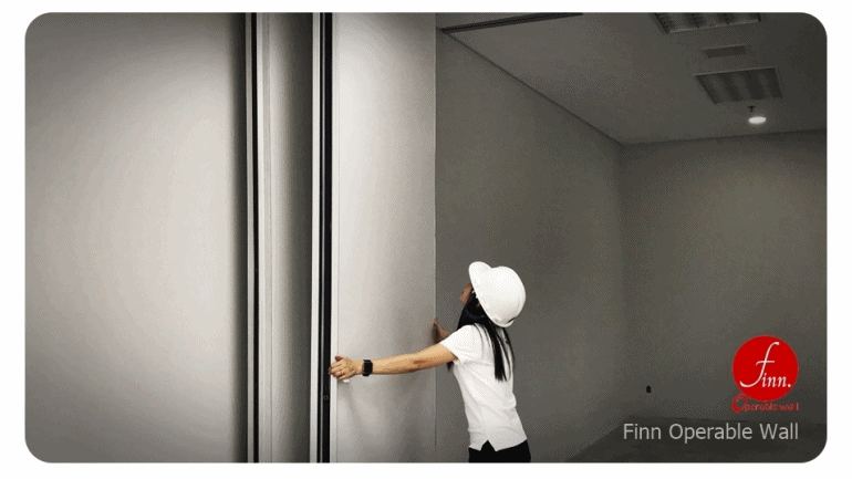 ผนังบานเลื่อนกั้นห้องกันเสียง FINN ใช้สำหรับห้องประชุม By FINN De'cor (1)