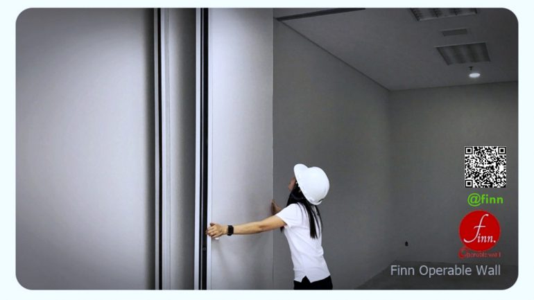 ผนังบานเลื่อนกั้นห้องกันเสียง FINN ใช้สำหรับห้องประชุม By FINN De'cor